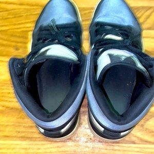 Air Jordan 1 Mid SE ‘Satin Smoke Grey’